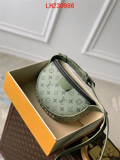 louis vuitton moon